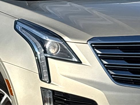 Used 2017 Cadillac XT5 Base image 13