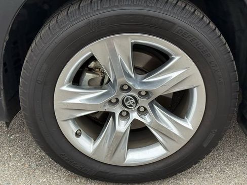 Used 2018 Toyota Highlander Limited image 18