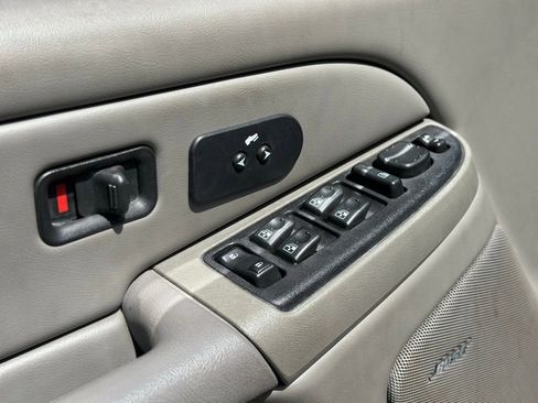 Used 2005 GMC Yukon SLE w/ Cargo Package RWD image 18