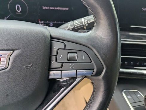 Used 2021 Cadillac Escalade Premium Luxury image 24