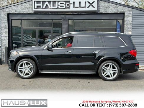 Used 2014 Mercedes-Benz GL 550 4MATIC w/ Driver Assistance Package image 15