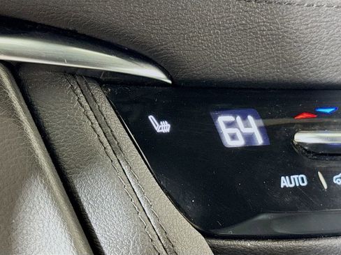 Certified 2025 Cadillac XT5 Premium Luxury image 19