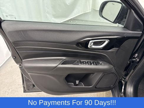 New 2026 Jeep Compass Latitude image 14