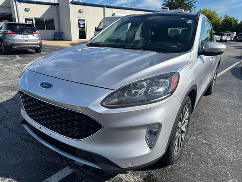 Used 2020 Ford Escape Titanium AWD/4WD image 54