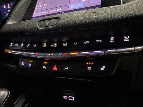Used 2019 Cadillac XT4 Premium Luxury image 30