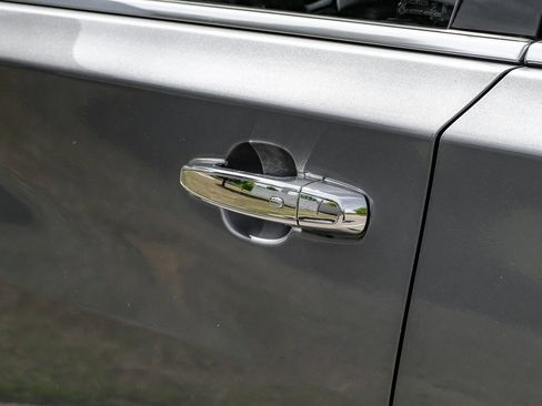 Used 2020 Chevrolet Traverse Premier image 48