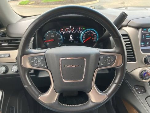 Used 2020 GMC Yukon XL Denali w/ Open Road Package image 15