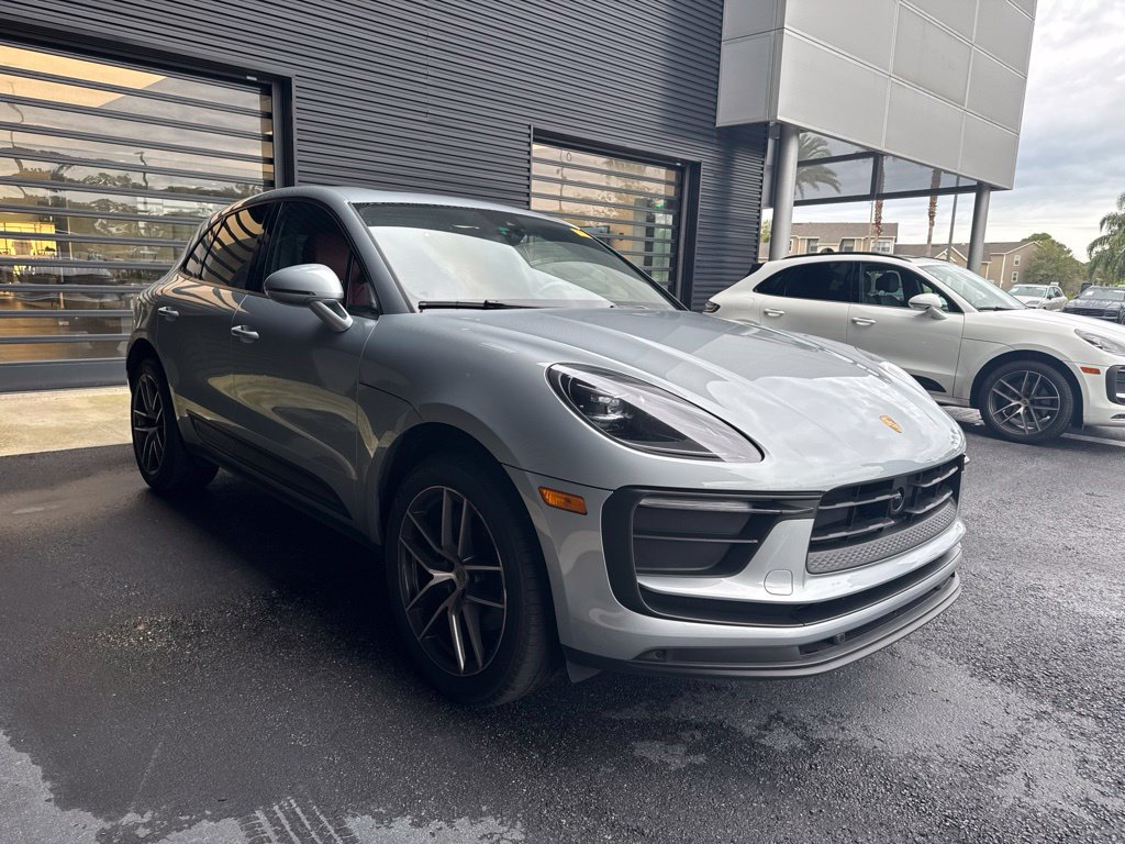 Certified 2024 Porsche Macan AWD/4WD image 5