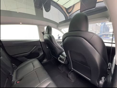 Used 2025 Tesla Model Y Long Range RWD image 26