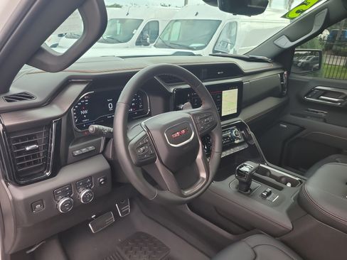 Used 2025 GMC Sierra 1500 AT4 w/ AT4 Premium Package AWD/4WD image 22