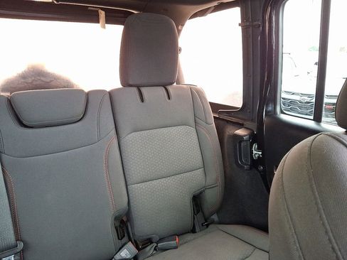 Used 2021 Jeep Wrangler Unlimited Rubicon image 21