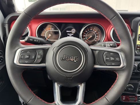 Used 2023 Jeep Gladiator Rubicon w/ LED Lighting Group image 11