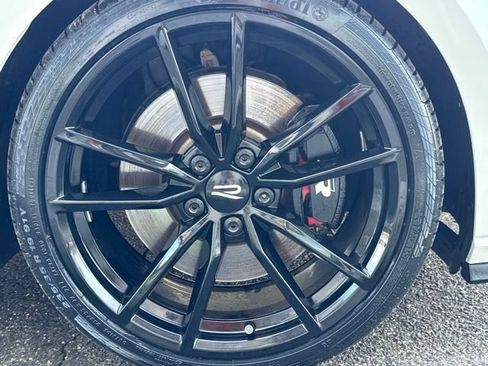 Used 2019 Volkswagen Golf R 4-Door AWD/4WD image 27