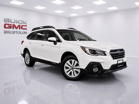Used 2018 Subaru Outback 2.5i Premium AWD/4WD image 4