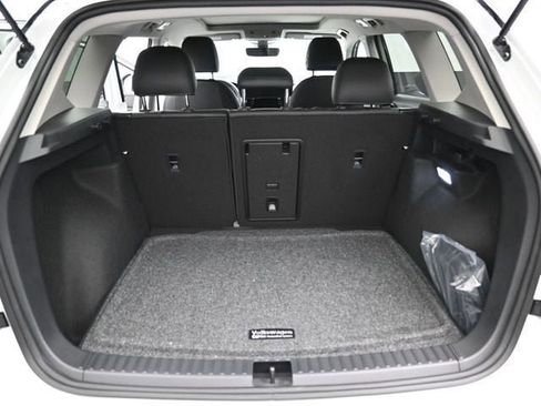 New 2026 Volkswagen Taos SE image 12