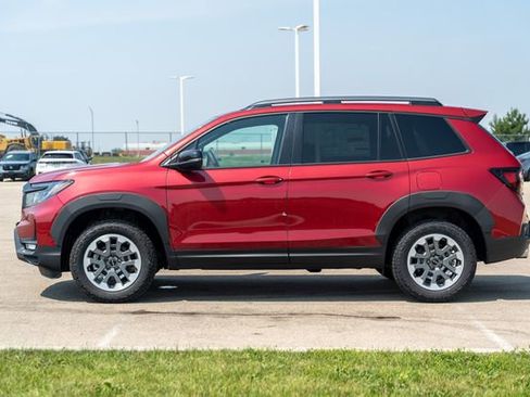Used 2025 Honda Passport TrailSport image 5