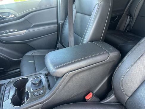 Used 2020 GMC Acadia SLT w/ LPO, Floor Liner Package FWD image 44