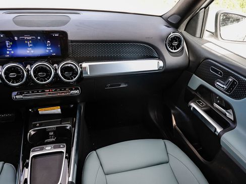 New 2026 Mercedes-Benz GLB 250 image 15