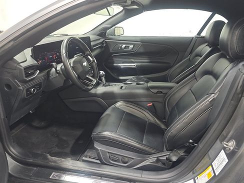 Used 2025 Ford Mustang Premium RWD image 7