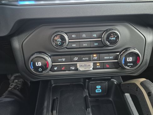 New 2025 Ford Bronco Badlands image 34