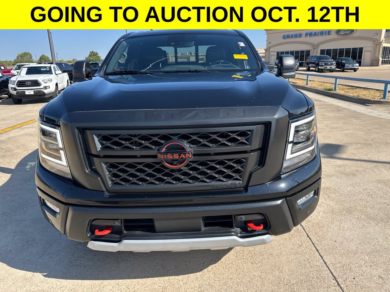 Used 2024 Nissan Titan PRO-4X w/ Pro-4x Convenience Package AWD/4WD image 2