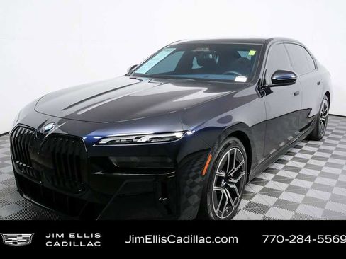 Used 2023 BMW 760i xDrive AWD/4WD image 25