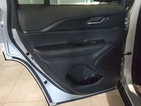 Used 2025 Jeep Grand Cherokee Laredo X image 16