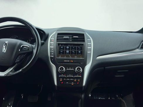Used 2017 Lincoln MKC Premiere image 16