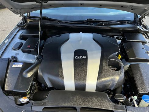 Used 2013 Hyundai Genesis 3.8 image 13