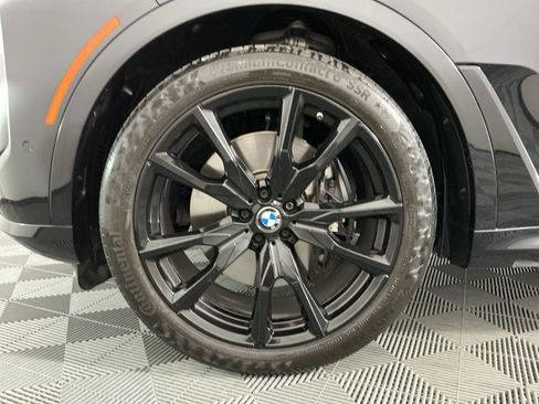 Certified 2025 BMW X7 xDrive40i w/ M Sport Package AWD/4WD image 34