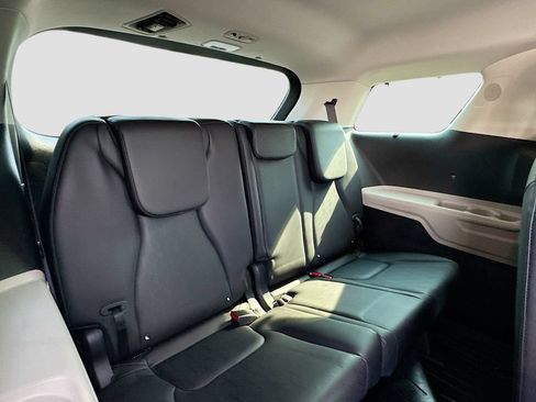 Certified 2023 Kia Carnival SX FWD image 31