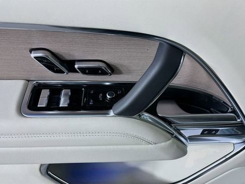 New 2026 Land Rover Range Rover SE image 19