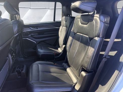 Used 2023 Jeep Grand Cherokee L Overland image 11