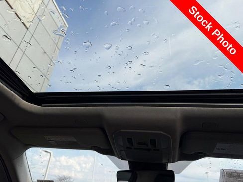 Used 2024 Toyota Highlander Limited image 16