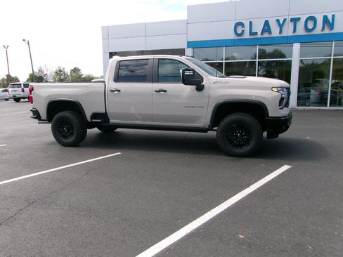 New 2026 Chevrolet Silverado 2500 ZR2 AWD/4WD image 1