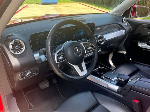 Used 2021 Mercedes-Benz GLB 250 4MATIC image 19