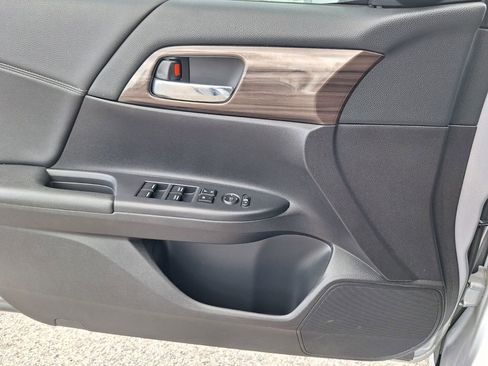 Used 2016 Honda Accord EX image 20