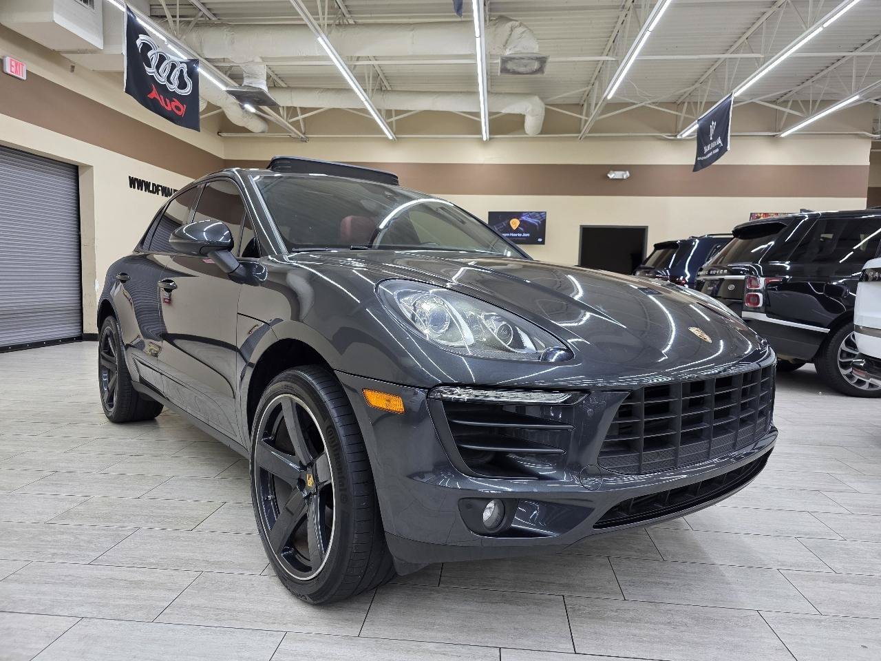 Used 2018 Porsche Macan AWD/4WD image 4