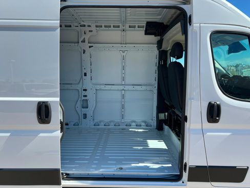New 2026 RAM ProMaster 2500 image 18