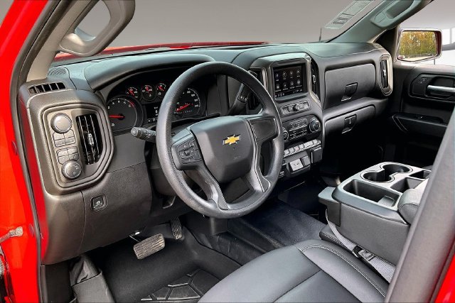 Used 2025 Chevrolet Silverado 1500 W/T w/ WT Value Package AWD/4WD image 17
