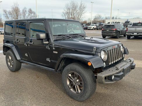 Used 2016 Jeep Wrangler Unlimited Sahara image 8