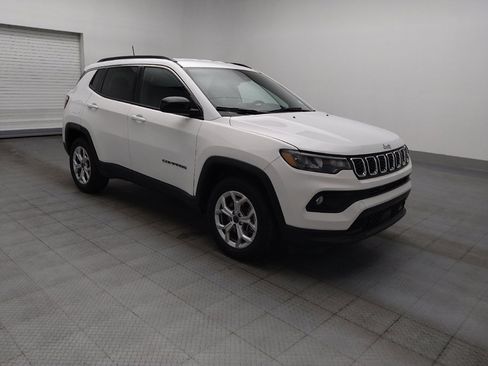 Used 2025 Jeep Compass Latitude AWD/4WD image 11
