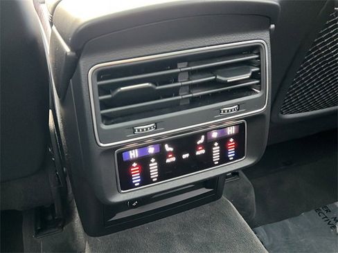 Used 2022 Audi Q8 Premium Plus w/ Premium Plus Package image 15