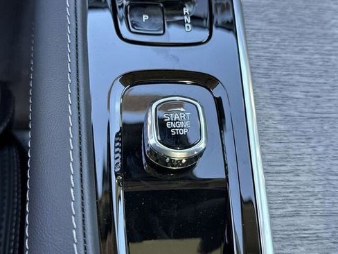 New 2024 Volvo XC90 B6 Ultimate w/ Protection Package Premier image 18