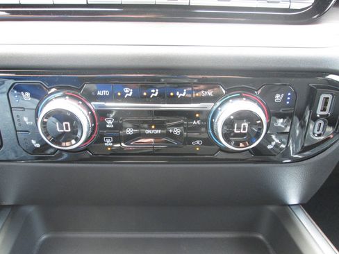 New 2025 GMC Sierra 2500 SLT w/ SLT Premium Package image 20