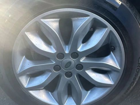 Used 2013 Land Rover LR2 HSE image 16