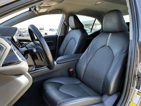 Used 2024 Toyota Camry SE image 22