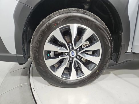 Certified 2025 Subaru Outback Limited image 29