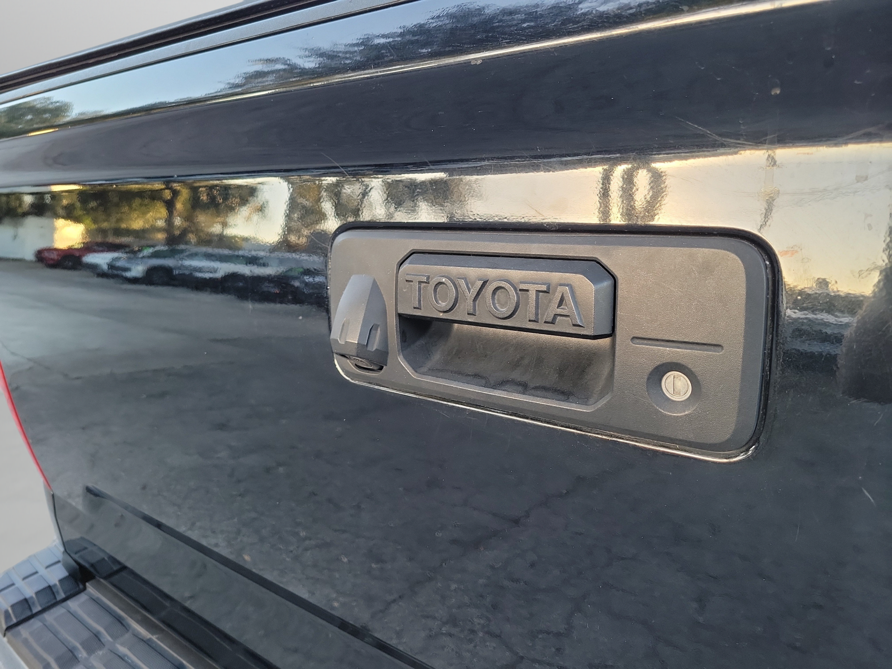 Used 2020 Toyota Tundra SR5 w/ SR5 Upgrade Package RWD image 30