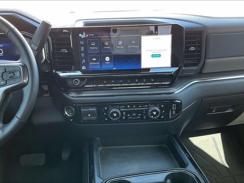 Used 2026 Chevrolet Silverado 2500 ZR2 AWD/4WD image 7